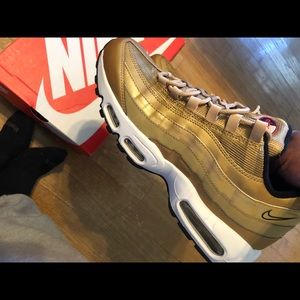 Air Max 95 Gold size 10.5